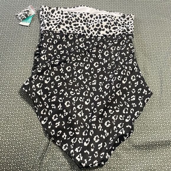NWT Oasis one piece swim suit black and white with optional halter strap size L - Picture 6 of 6